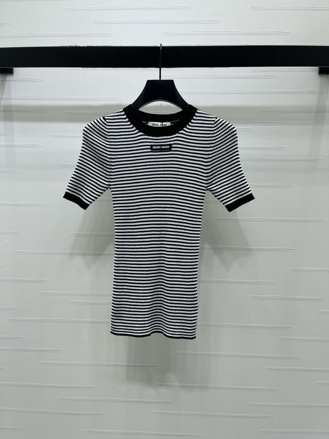 Women's short sleeves